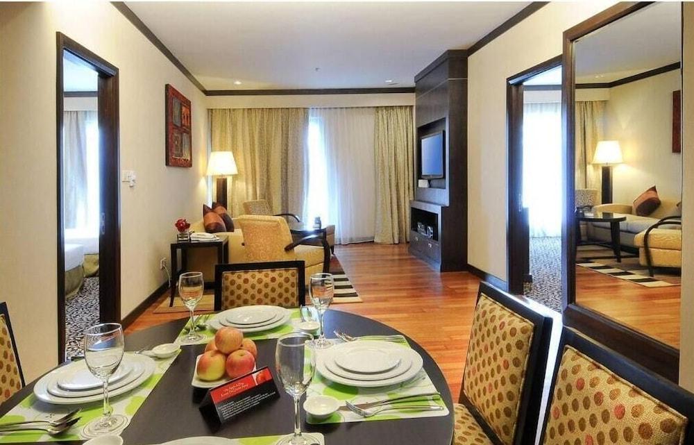 Micasa All Suites Hotel Kuala Lumpur Kültér fotó A typical suite at the hotel