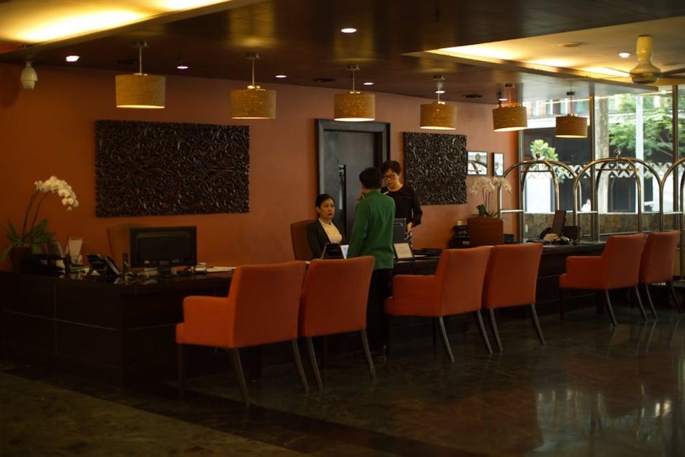 Micasa All Suites Hotel Kuala Lumpur Kültér fotó The lobby of the hotel