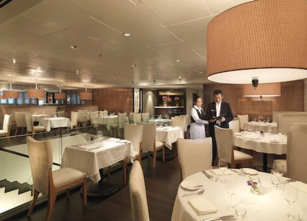 Micasa All Suites Hotel Kuala Lumpur Kültér fotó The interior of the restaurant
