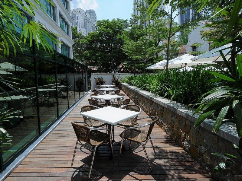 Micasa All Suites Hotel Kuala Lumpur Kültér fotó The outdoor terrace at the restaurant