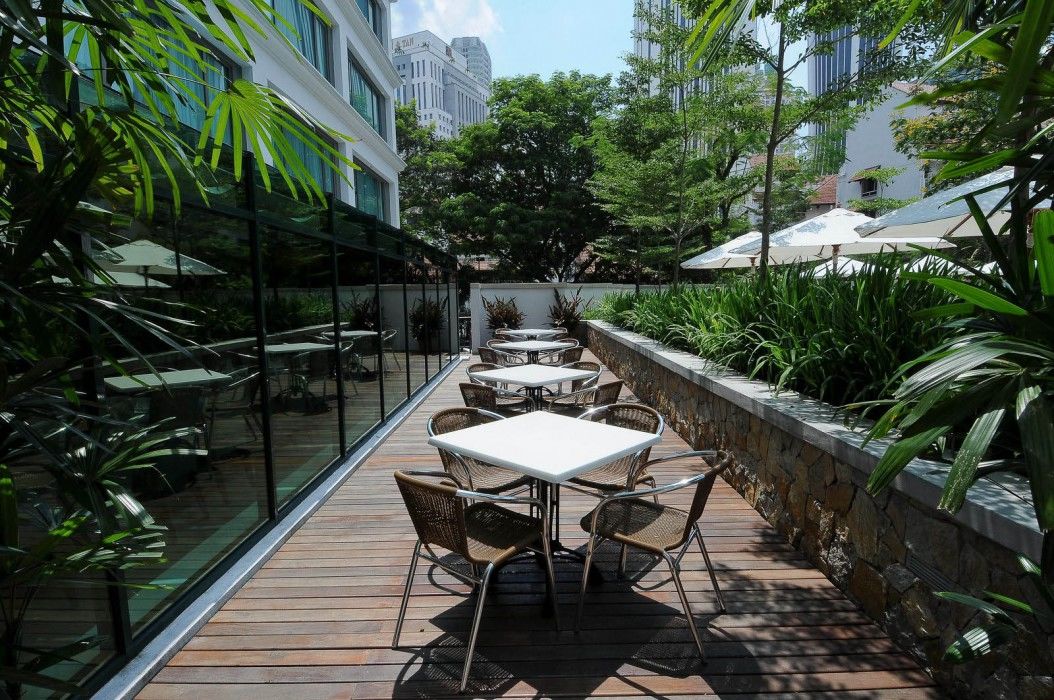 Micasa All Suites Hotel Kuala Lumpur Kültér fotó The outdoor seating area at the 10th floor of the library